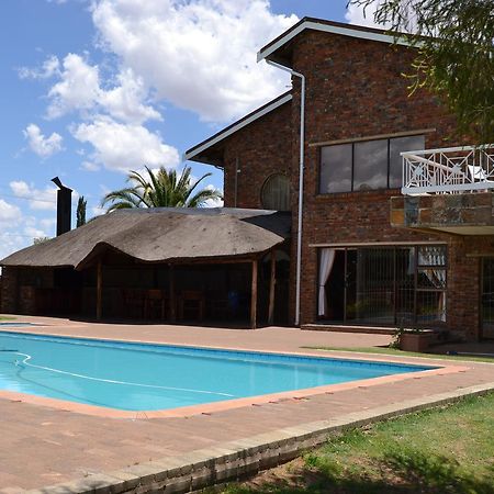 Krige Lodge B&B Блумфонтейн Экстерьер фото